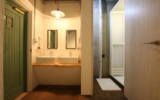 365BASE outdoor hostel