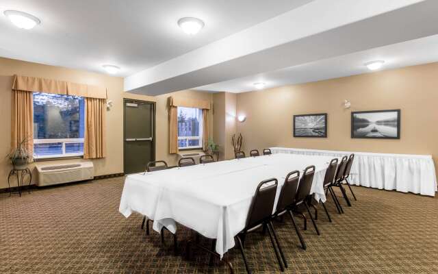 Super 8 by Wyndham Amherst NS