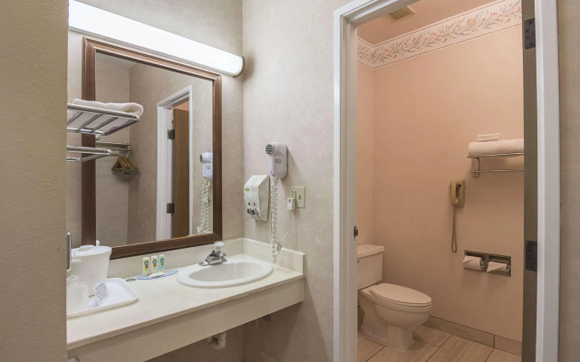 Quality Inn Fresno Yosemite Airport