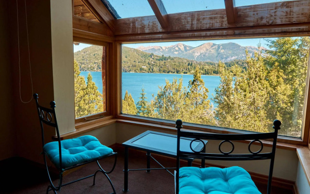 Peninsula Petit Hotel