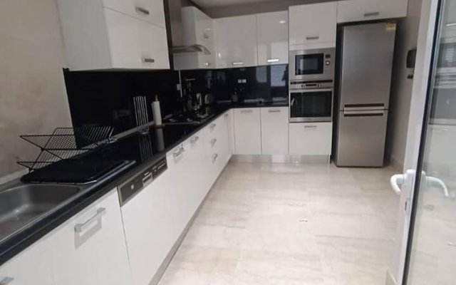 Luxurious 2-bed Apartment in Sidi Daoud, Marsa