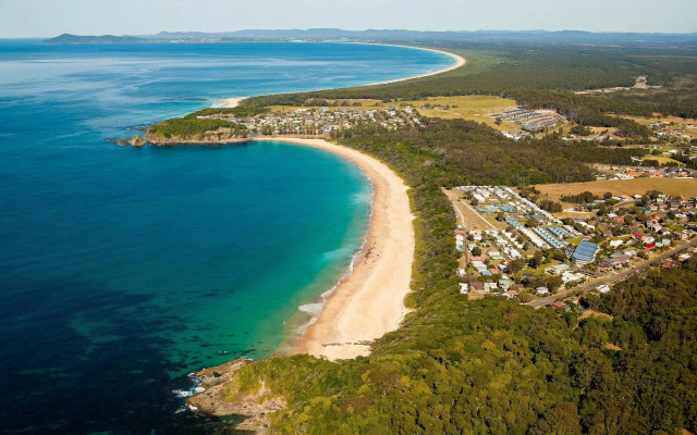 Beachfront Hallidays Point