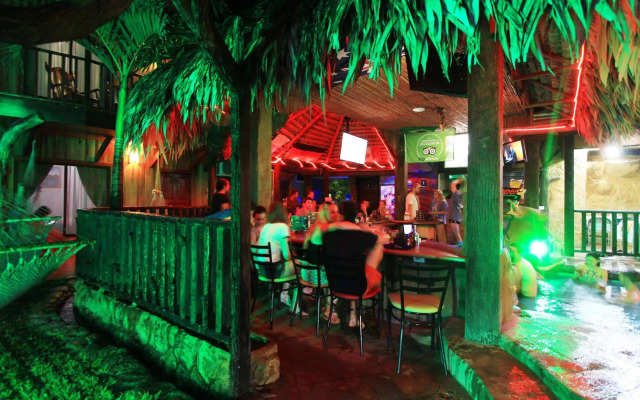 Hostel Backpackers La Fortuna