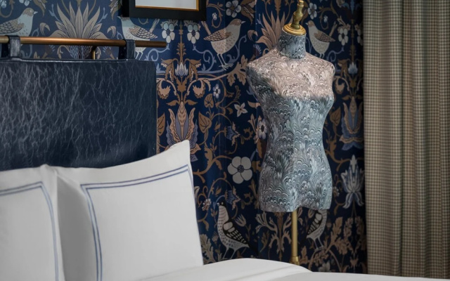The Dorian, Autograph Collection