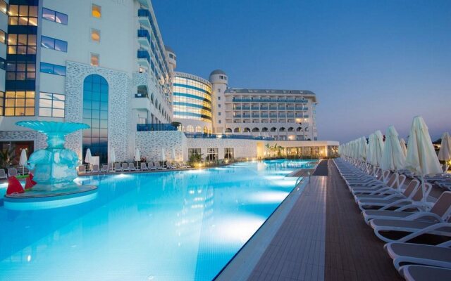 Water Side Resort & Spa