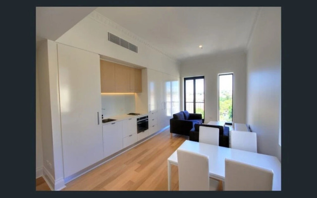 Potts Point Apartment in the Manor