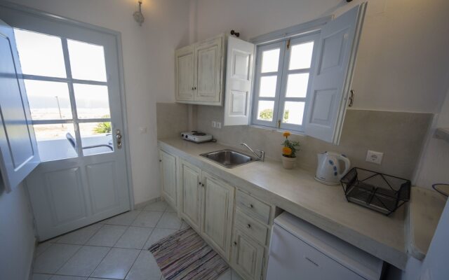 Ianthe Apartments & Villa