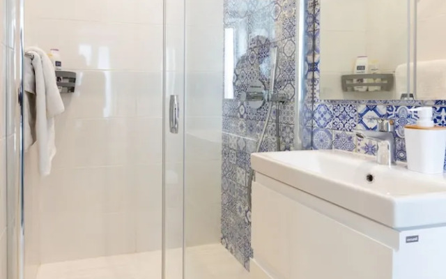 Chic 1BR Retreat in St Julian's
