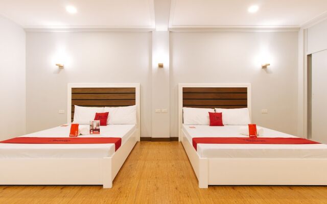 RedDoorz Premium @ Trece Indang Road