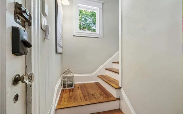 Casa Doble - Two Units, One Location!