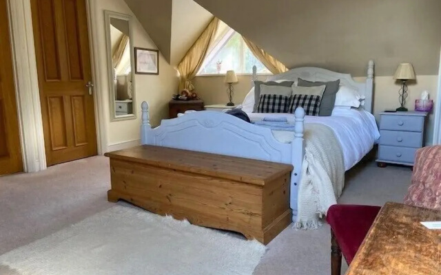 5 Charlton Mill Way BB