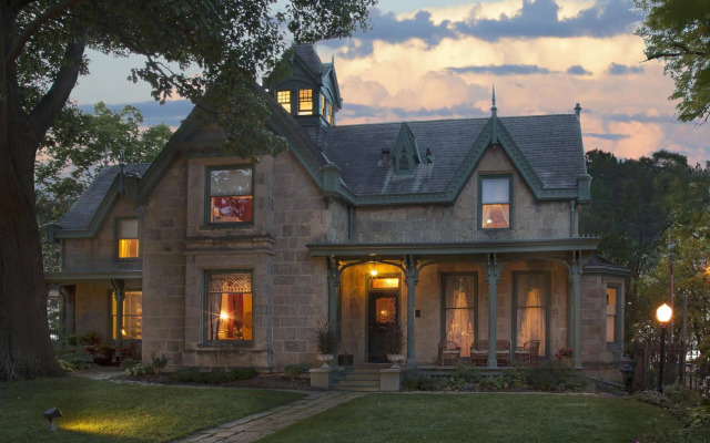 The Livingston Inn