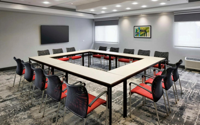 Hampton Inn Newark Airport