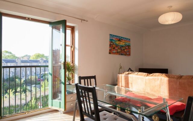 Sunny Flat W/parking Near Royal Botanic Garden