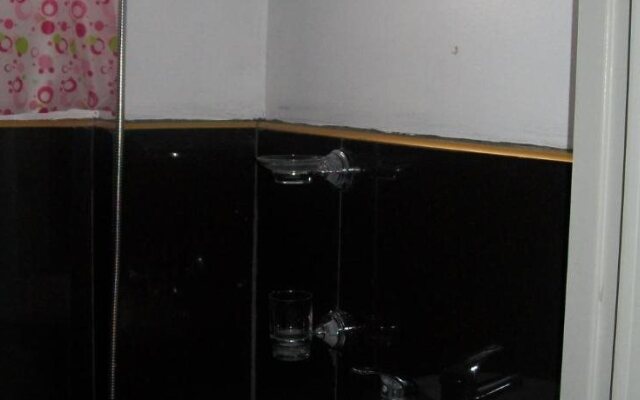 Charm Guest House - Hostel