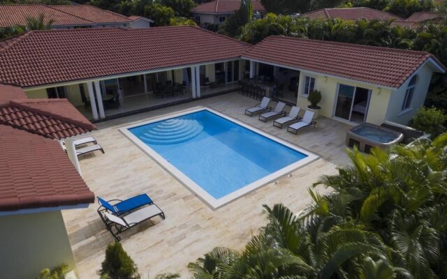 Private Villa! All Bedrooms /w TVs and in Livingroom