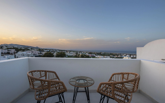 Santo Bloom Luxury Suites