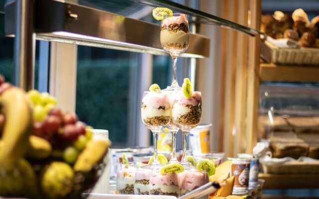 Sentinel Luxury Suite Hotel