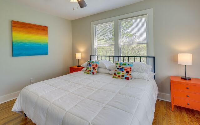 Vibrant Fayetteville Home - Walk Downtown!