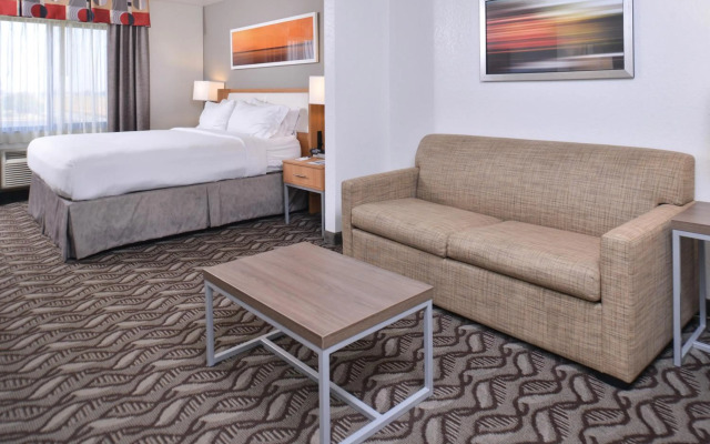 Holiday Inn Express & Suites Lonoke by IHG