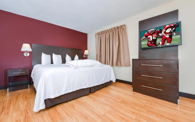 Red Roof Inn PLUS+ & Suites Guilford