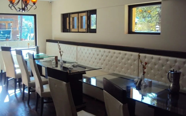 Hotel Pine Spring Gulmarg