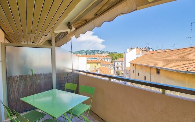 2 Rooms With Parking and Balcony, Heart of Cannes