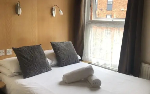 Spindrift Guest House - Adults Only