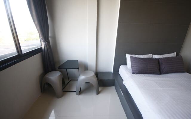 Koh Larn Villa Resort