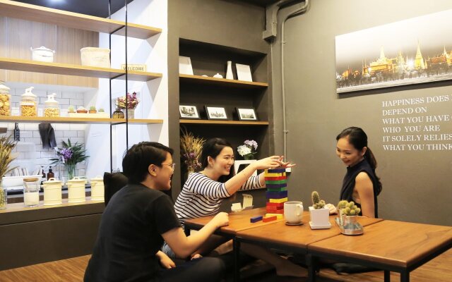 Lamurr Sukhumvit 41 - Hostel