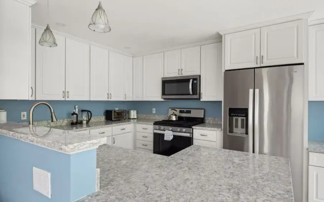 Bridges Circle 2 Bedroom Condo by RedAwning