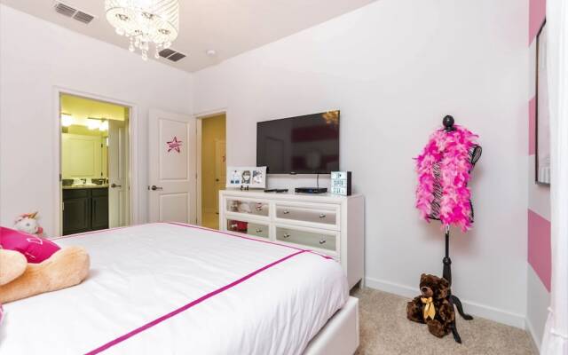 8 Bdrm Villa W Game Room and Cinema