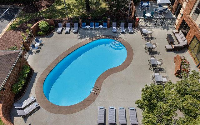 Four Points by Sheraton Greensboro Airport