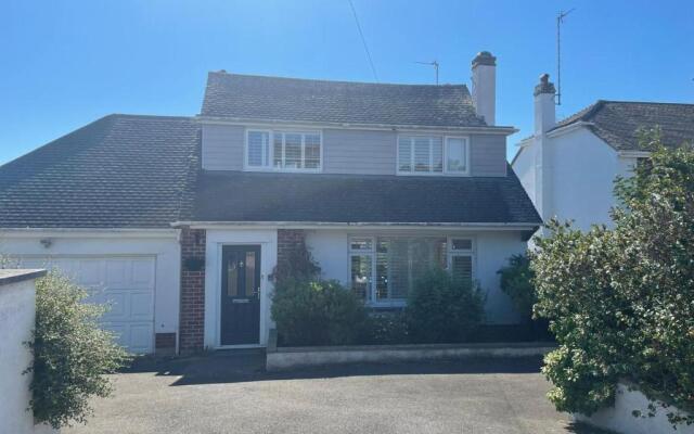 Beautiful, Spacious 4-bed House in Brixham