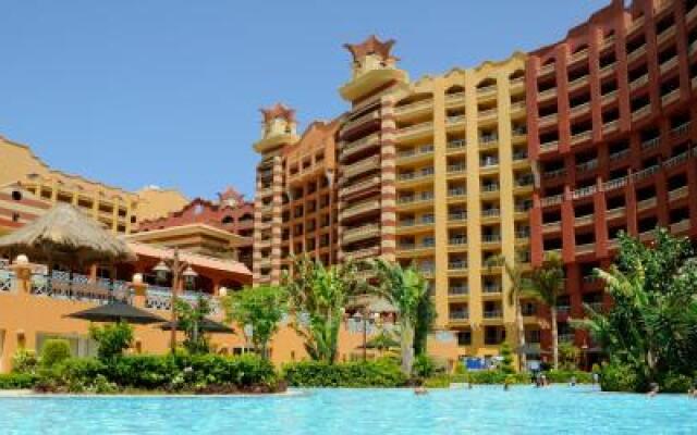 Porto Holidays Marina Apartments