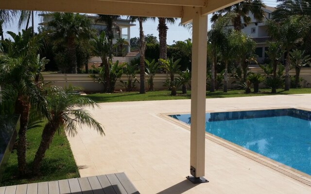 Noufaro Luxury Villa