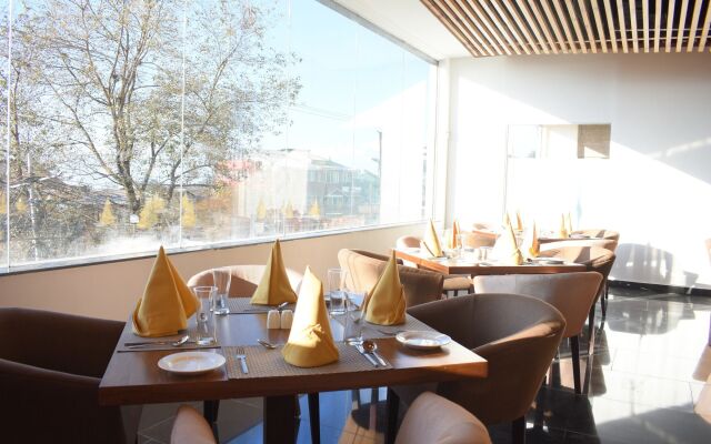 Ramada by Wyndham Darjeeling Gandhi Road