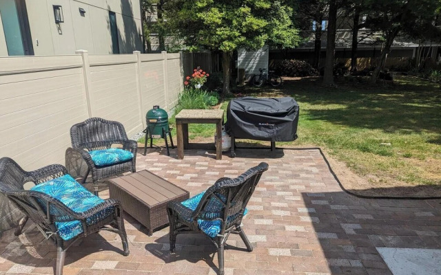 Hickman Street 7 1ST Floor