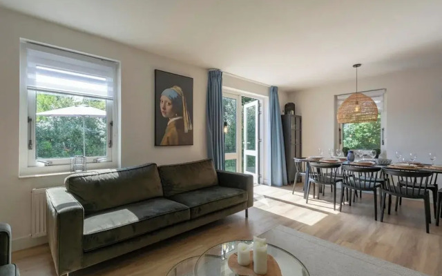 Beachside Villa With Garden