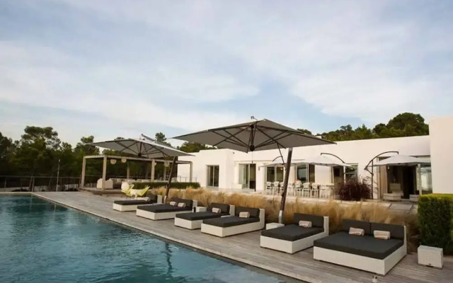 Gorgeous Villa With Views