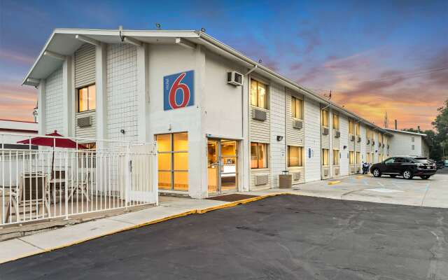 Motel 6 Ogden, UT- Downtown