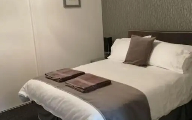 Avalon Studio. Comfy well equipped cosy studio.