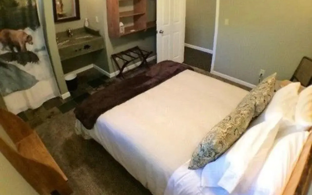 Fireweed Manor Bed and Breakfast