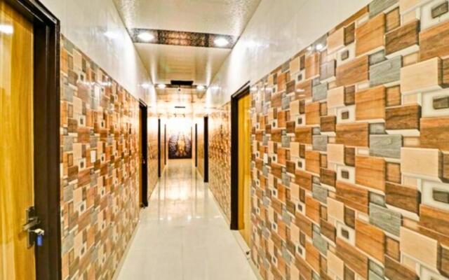 Qotel Hotel Peeragarhi