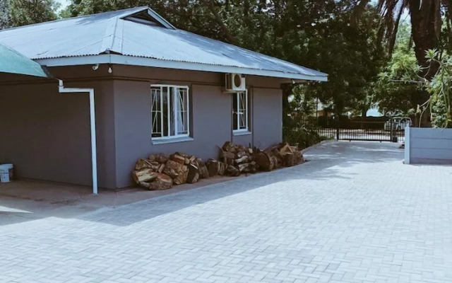 Shabis Guest Lodge