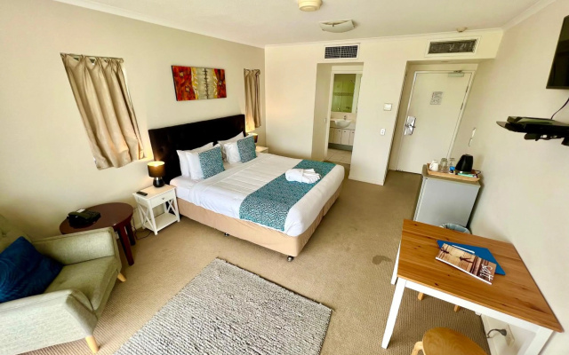 Ocean Views Resort – Guest Rooms – Caloundra
