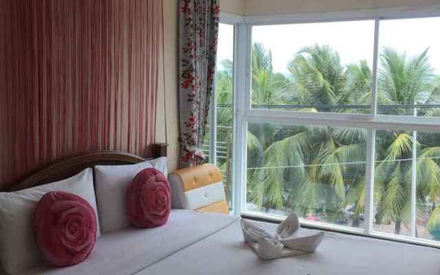 Luxury Penthouse Duplex In Bangsaen, Thailand