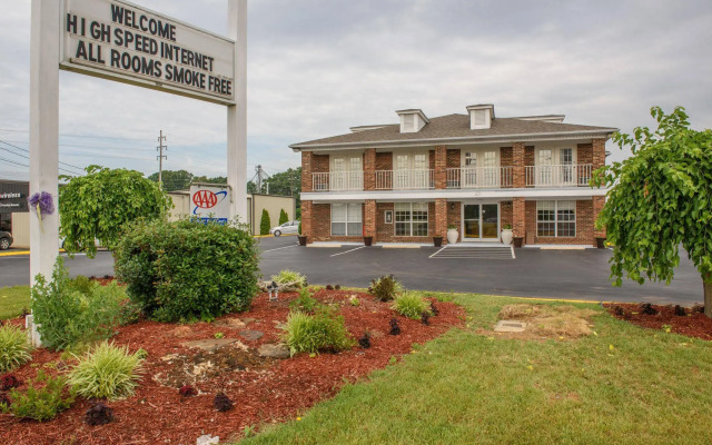 Richland Inn Lawrenceburg