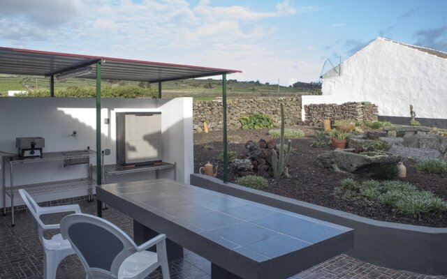 House With one Bedroom in Cinco Ribeiras, With Wonderful Mountain View