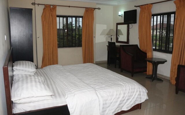 Michelle Suites